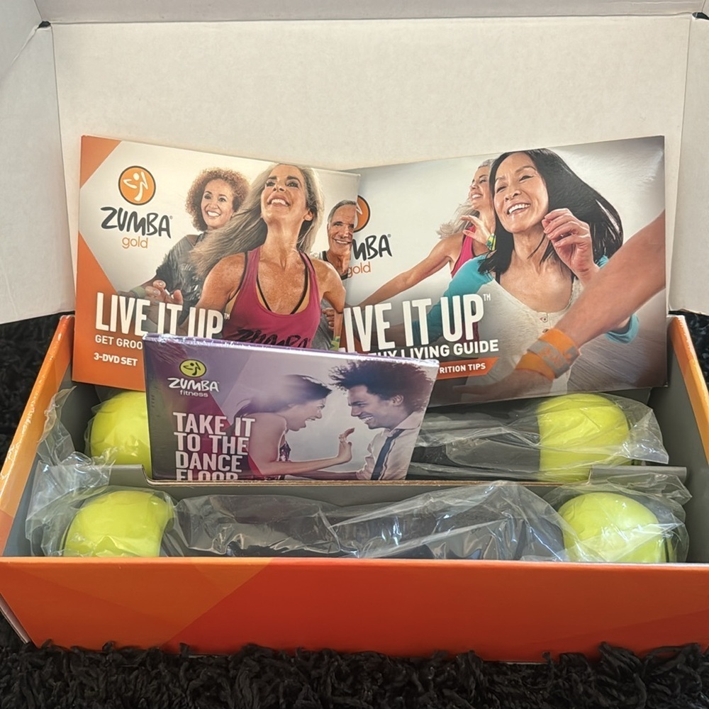 Zumba Gold Live It Up Dance Fitness  Set W/ Weights & Guide Exercise Dance🍍 - Picture 2 of 2